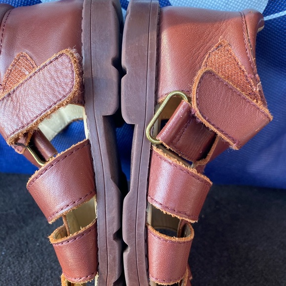 Brown rusted sandals look almost new - Picture 2 of 3